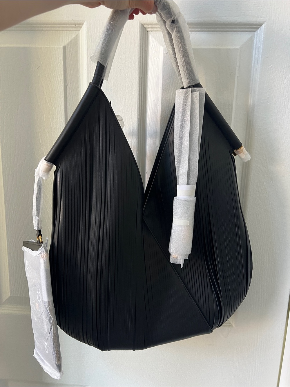 Donna Karan New York Black Baldwin Pleated Hobo Shoulder Bag Large - Picture 4 of 17